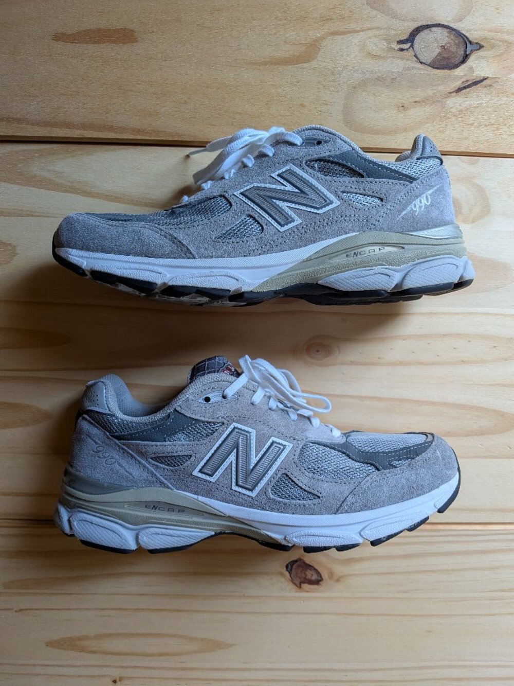 New Balance 990v3